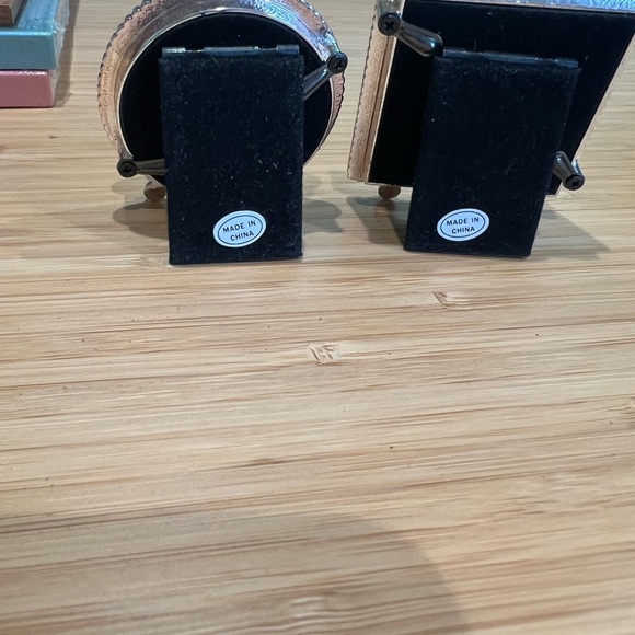 ✨ Sparkly Rhinestone Mini Photo Frames Set (2) ✨ - Picture 2 of 3